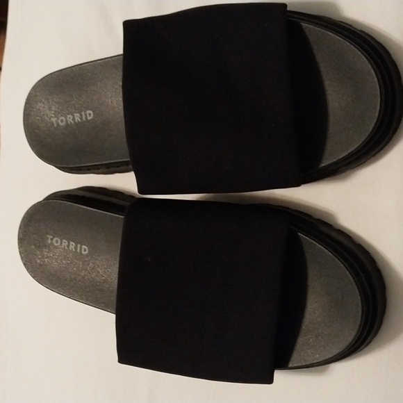 TORRID slide on chunky sole flatform slide sandals no size. - Picture 2 of 11